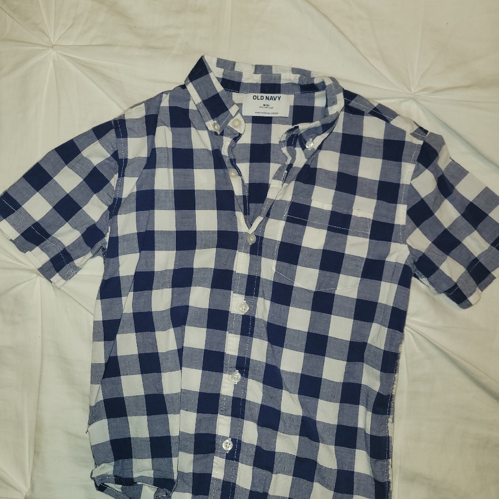 Boys button up short sleeve shirt size Medium